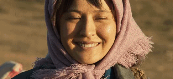 一人毁掉整部剧！垮脸皮干瘪嘴她成央视《灼灼韶华》唯一败笔(图17)