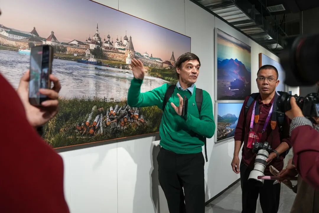 跨越山海对话文明——“中国·张家界”第三届世界遗产摄影大展于山水胜境中启幕(图3)