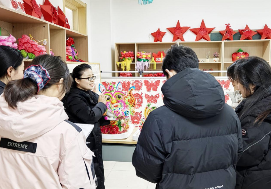 西京学院双语短视频助推陕西非遗国际传播(图1)