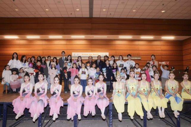 第七届“Dream the World”国际儿童画展巴黎卢浮宫卡鲁塞尔举办(图2)